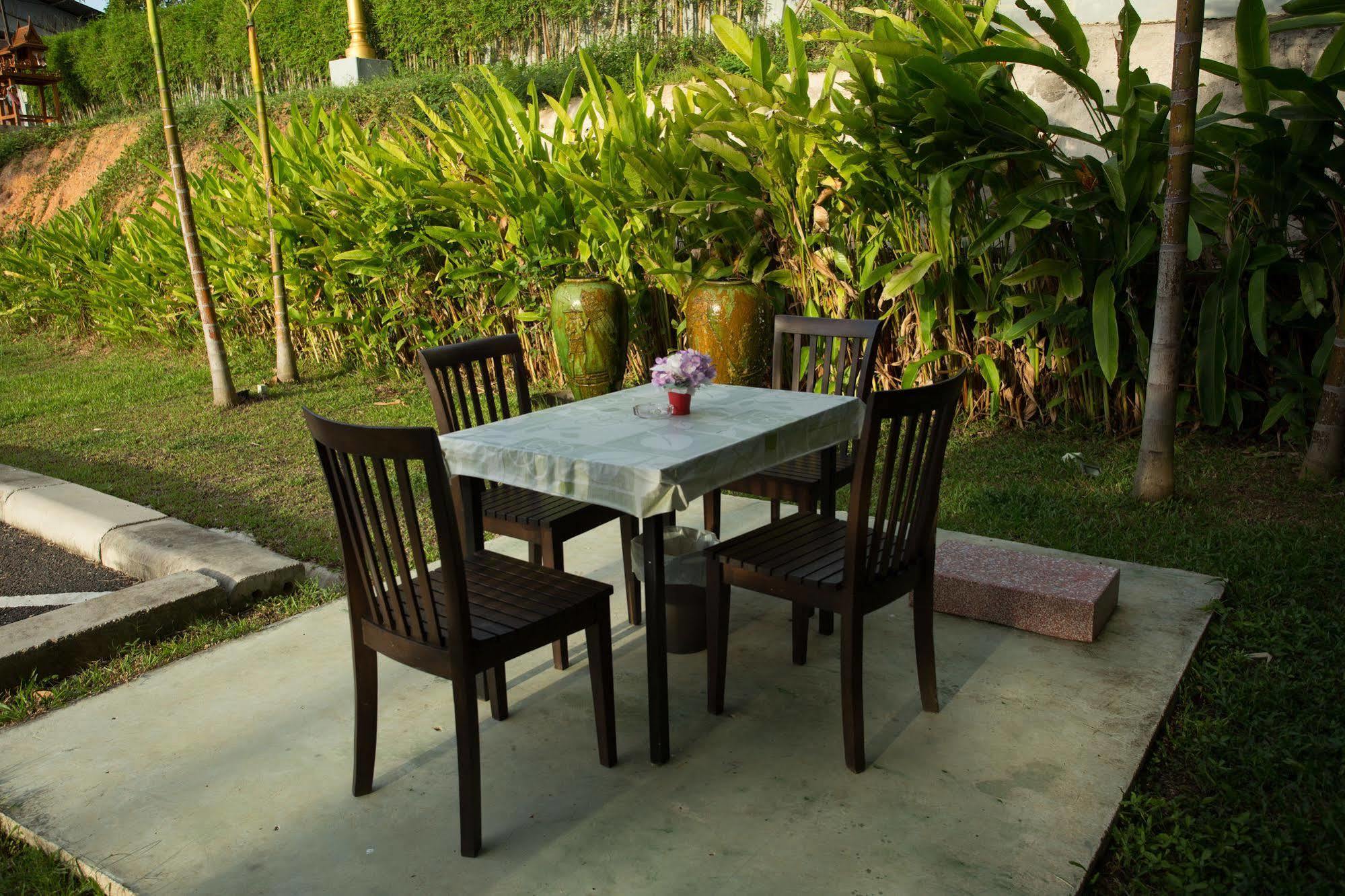 Airbest Gemtree Lampang Hotel Exterior foto
